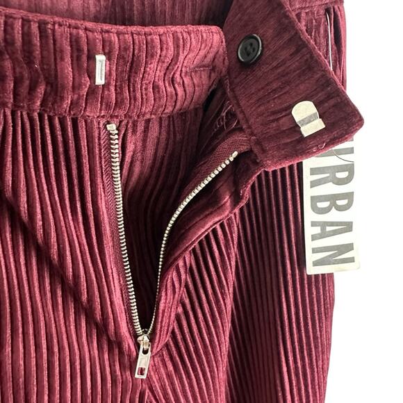 Urban Outfitters Burgundy Corduroy Flare Pants Size 6 Wine NWT - Picture 7 of 12